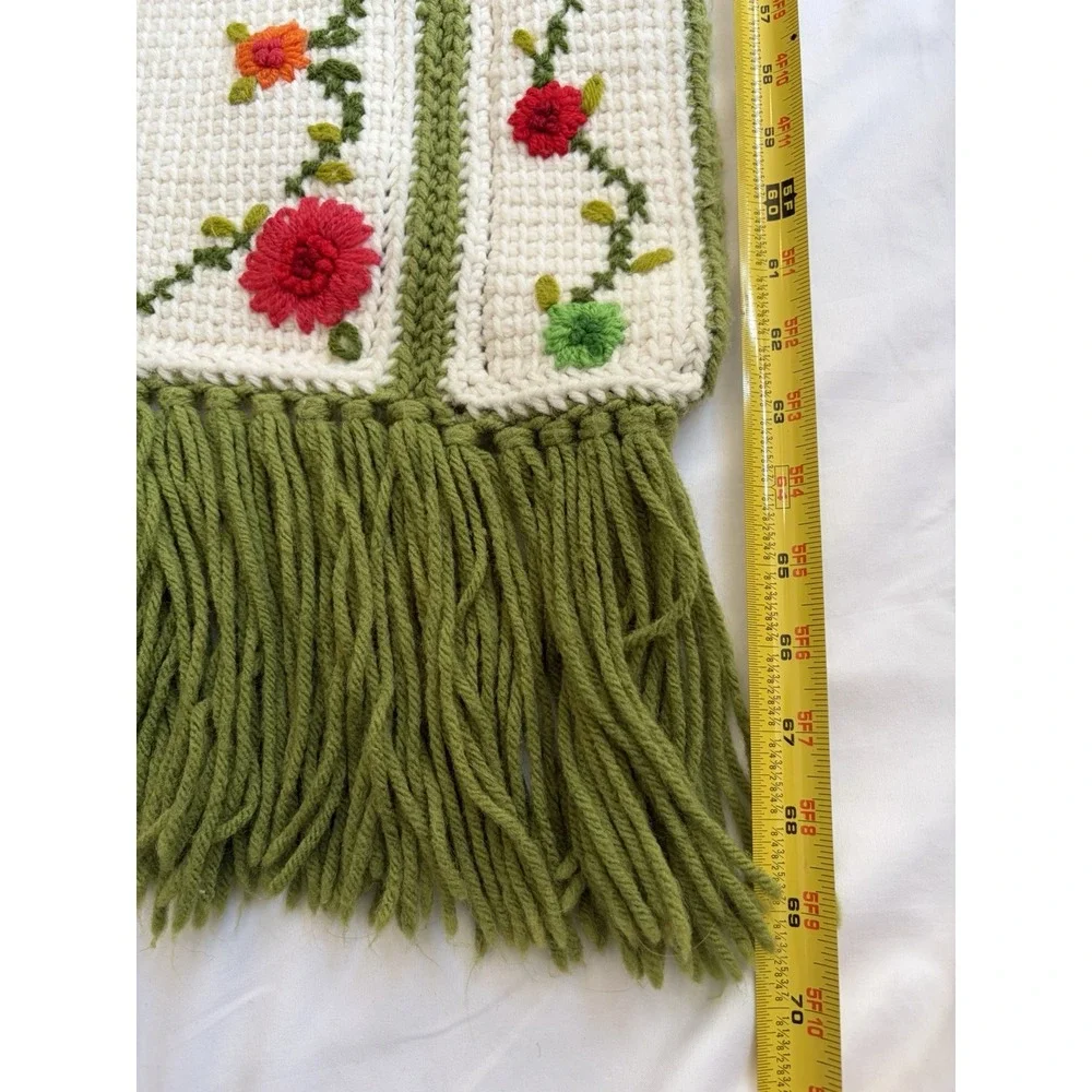 VINTAGE CROCHETED FLORAL AFGHAN THROW